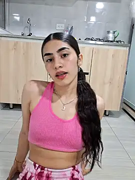 0Bonni1 online show from September 18, 2025, 2:35 am