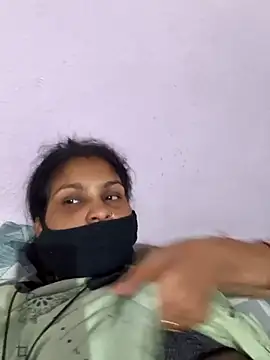 Love-pari077 online show from November 11, 2025, 4:07 pm