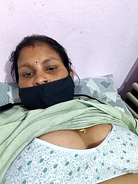 Love-pari077 online show from April 8, 2026, 4:18 pm