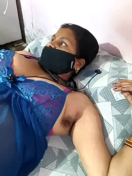 Love-pari077 online show from May 5, 2026, 3:31 pm