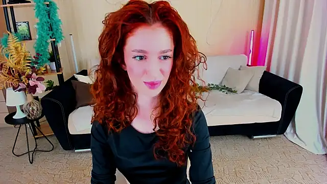 ChristinaConteeree online show from December 1, 2025, 7:30 pm