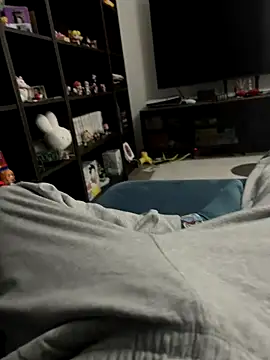 Frankieyyy1 online show from December 18, 2025, 4:24 pm