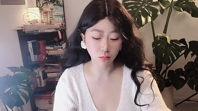 Snapshot of Emmaq996 chatting on February 11, 2026, 1:43 am Emmaq996 online show from February 11, 2026, 1:43 am