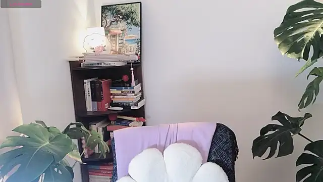 Snapshot of Emmaq996 chatting on February 28, 2026, 1:28 am Emmaq996 online show from February 28, 2026, 1:28 am