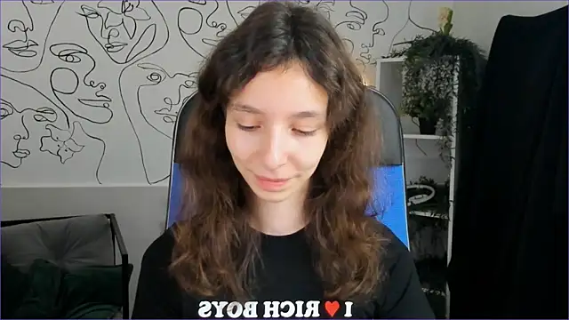 EmmanuellBrown online show from October 17, 2025, 1:03 pm