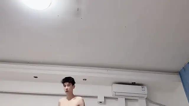 xiaojie2563 online show from September 29, 2025, 9:47 am