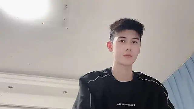 xiaojie2563 online show from January 18, 2026, 12:20 pm