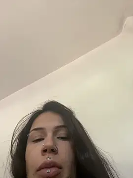 sereiaruiva99 online show from May 11, 2026, 5:54 pm