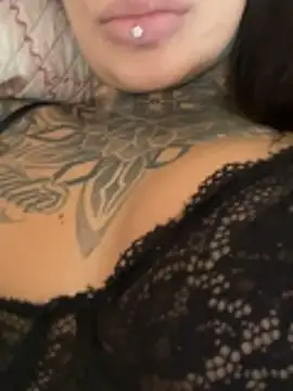 sereiaruiva99 online show from May 12, 2026, 5:43 pm