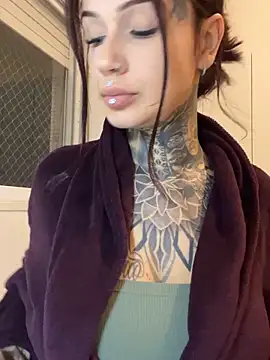 sereiaruiva99 online show from June 14, 2026, 11:29 pm