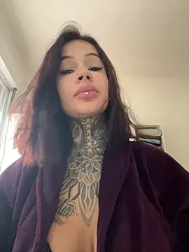 sereiaruiva99 online show from June 22, 2026, 5:43 pm
