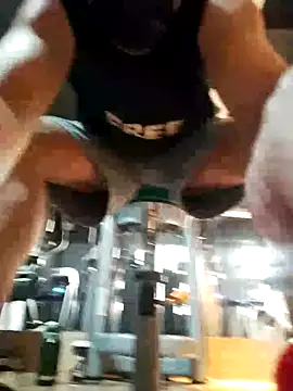 Snapshot of bigbb101011 chatting on October 5, 2025, 6:12 am bigbb101011 online show from October 5, 2025, 6:12 am