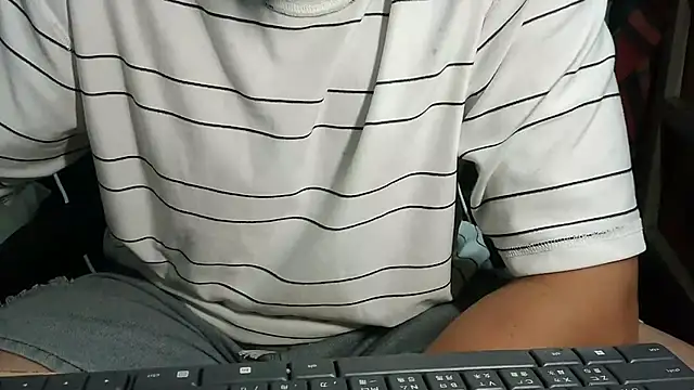 Snapshot of bigbb101011 chatting on November 11, 2025, 1:55 pm bigbb101011 online show from November 11, 2025, 1:55 pm