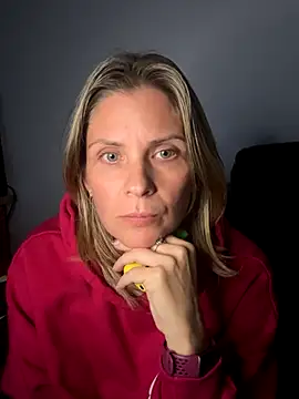 Snapshot of Lexi-Lux-X chatting on October 1, 2025, 2:39 am Lexi-Lux-X online show from October 1, 2025, 2:39 am