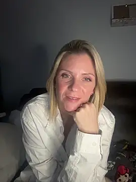 Snapshot of Lexi-Lux-X chatting on November 23, 2025, 3:17 am Lexi-Lux-X online show from November 23, 2025, 3:17 am