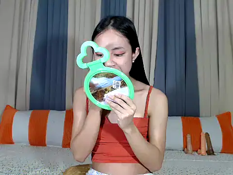 Jadehotcum online show from October 3, 2025, 4:59 pm