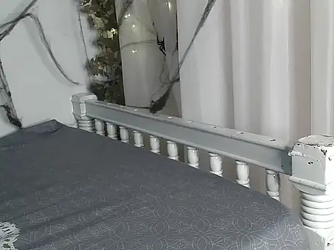 angelainparis28 online show from October 31, 2025, 5:19 am