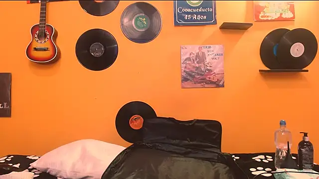 meisevil77 online show from December 21, 2025, 3:02 am