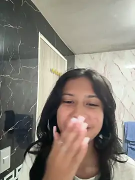 Snapshot of lynn9000 chatting on September 30, 2025, 6:51 am lynn9000 online show from September 30, 2025, 6:51 am