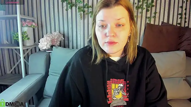 Snapshot of Michele_Greenn chatting on February 14, 2026, 1:02 am Michele Greenn online show from February 14, 2026, 1:02 am