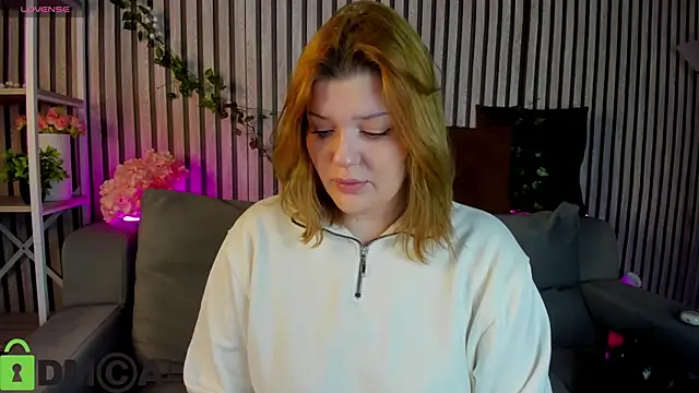 Snapshot of Michele_Greenn chatting on February 27, 2026, 1:05 am Michele Greenn online show from February 27, 2026, 1:05 am