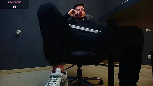 EnzoRace online show from September 28, 2025, 4:40 am