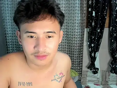 Adim-pinoy146 online show from May 18, 2026, 11:38 am