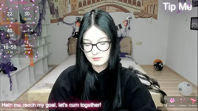 AlicaMoons online show from October 31, 2025, 6:47 am