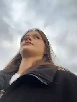 KittyQueeny online show from October 10, 2025, 2:05 pm