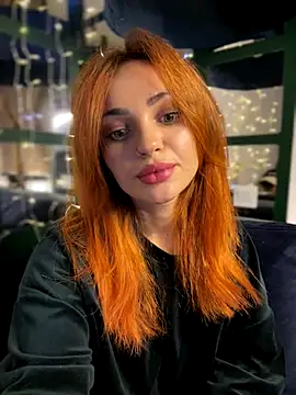 Snapshot of SaraLow chatting on October 28, 2025, 1:09 am SaraLow online show from October 28, 2025, 1:09 am