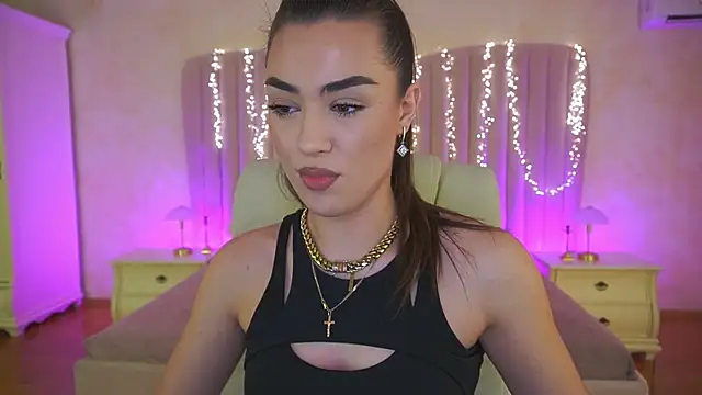 EricaSin online show from April 16, 2026, 8:26 am