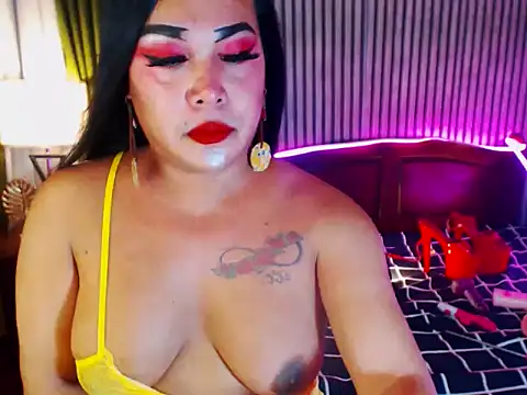 CumFactoryLuna online show from April 26, 2026, 9:51 am