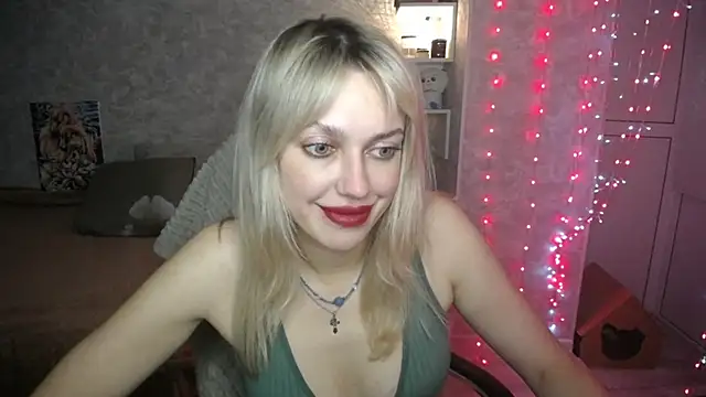 NickyAdamidi online show from November 5, 2025, 4:51 pm