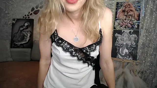 NickyAdamidi online show from June 11, 2026, 12:32 am