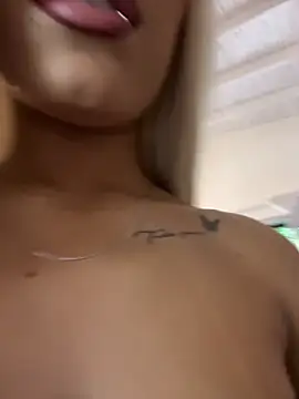 MystiqueXXX online show from November 5, 2025, 1:11 pm