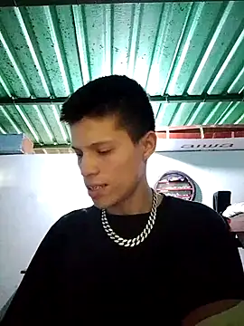 elinnki online show from December 5, 2025, 8:05 pm