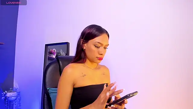 Snapshot of Mia_Gil_ chatting on October 1, 2025, 7:53 pm Mia Gil online show from October 1, 2025, 7:53 pm