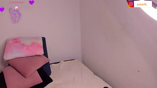 Brandy brown  online show from September 30, 2025, 12:15 am