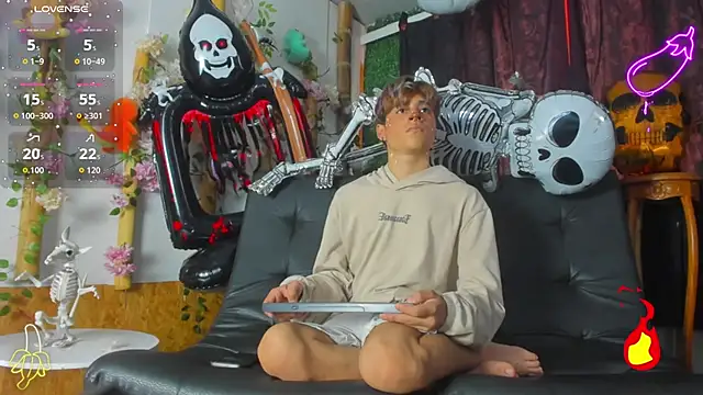 spicy adonhis online show from October 24, 2025, 7:21 pm