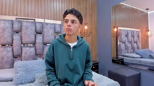 owen  johnson online show from November 24, 2025, 12:16 pm