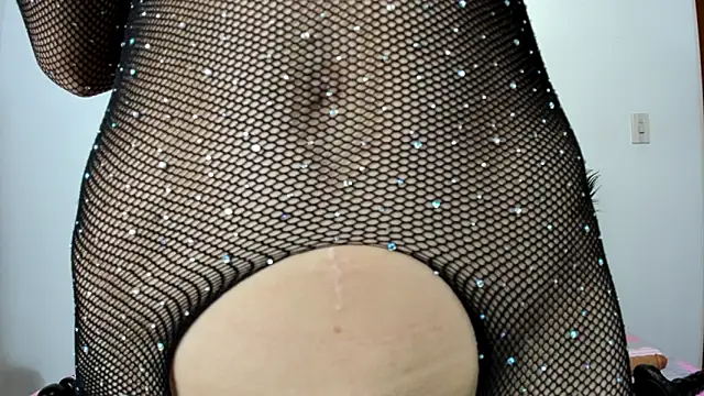 Camila Martiinez online show from November 11, 2025, 7:25 pm