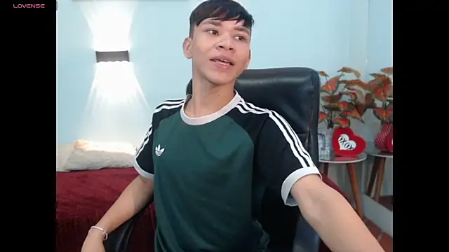 nathanclay online show from September 18, 2025, 3:19 am