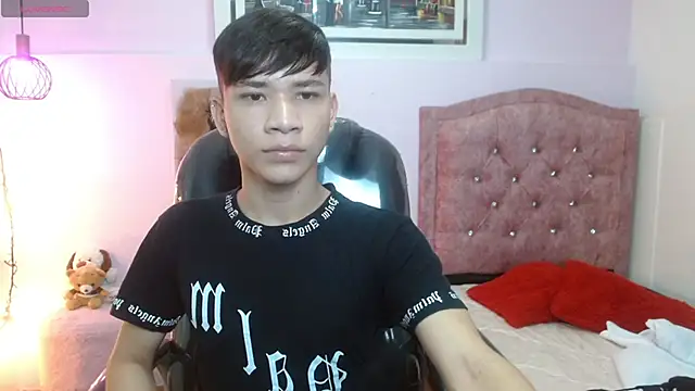 nathanclay online show from September 25, 2025, 3:43 am