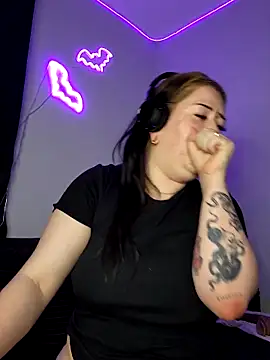 HarleyDemon666 online show from November 23, 2025, 4:34 am