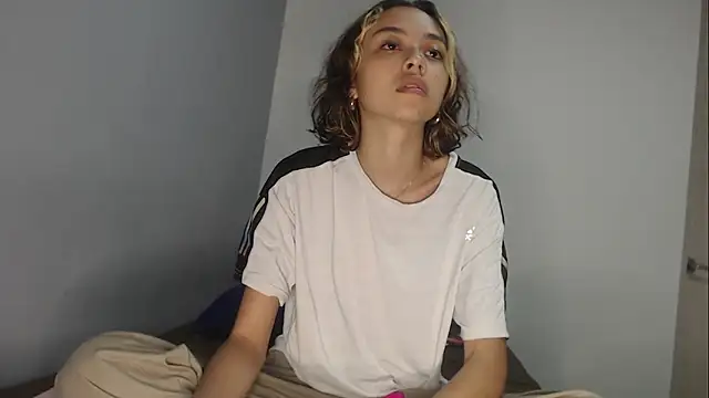 Snapshot of brisazanes chatting on November 16, 2025, 2:06 am brisazanes online show from November 16, 2025, 2:06 am