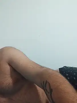 Snapshot of Ynsemr chatting on September 28, 2025, 9:42 pm Ynsemr online show from September 28, 2025, 9:42 pm