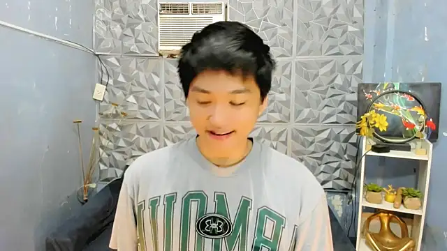 Snapshot of Mister_officer69 chatting on February 8, 2026, 3:43 am Mister officer69 online show from February 8, 2026, 3:43 am