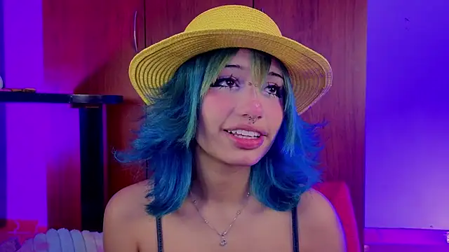 zoelight18 online show from April 17, 2026, 8:17 am