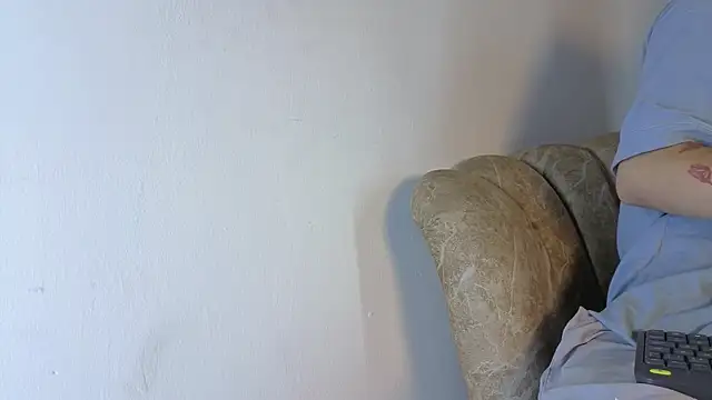  DantFox  online show from December 15, 2025, 9:19 pm