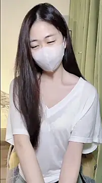 Snapshot of Ninii-b chatting on November 11, 2025, 2:28 pm Ninii-b online show from November 11, 2025, 2:28 pm